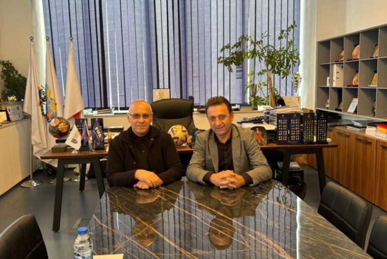 Sejdini uron Ademin: Shpresojë që ky mandat të sjellë zhvillim të mëtejmë të futbollit